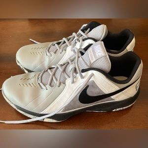 Nike Air Mavin-Gray/White/Black-Size 11.5